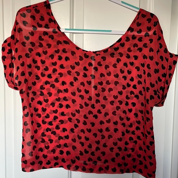 Monteau Red Cropped Sleeve Scoop neck Sheer Blouse with Black Hearts.Size Medium - Picture 1 of 8